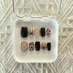 Black and Nude Press-On Nails